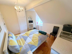 Sutton Studio Apartments